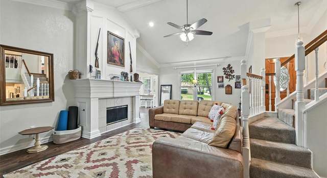 Photo of 655 Springhill Dr, Hurst, TX 76054