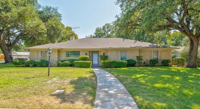 Photo of 4858 Boulder Lake Ct, Fort Worth, TX 76103