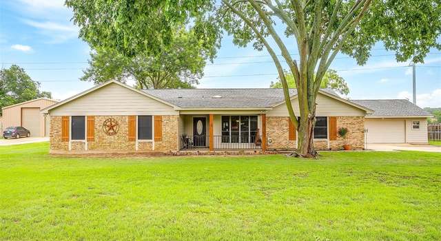 Photo of 132 Southwood Dr, Burleson, TX 76028