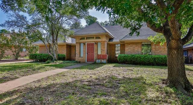 Photo of 1916 N Lake Trl, Denton, TX 76201