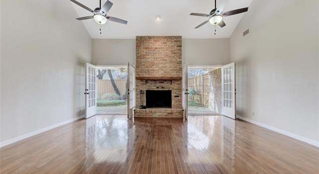 Photo of 9128 Vista Creek Dr, Dallas, TX 75243