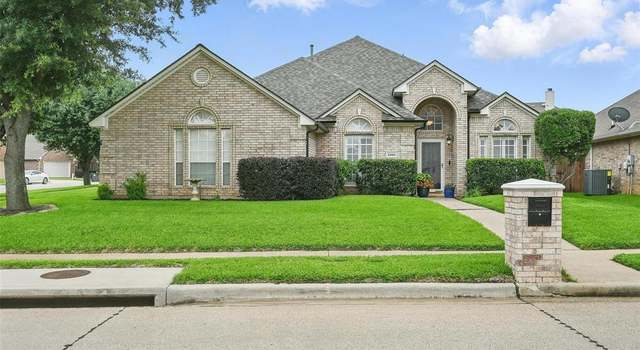 Photo of 2300 Glenmoor Dr, Arlington, TX 76001