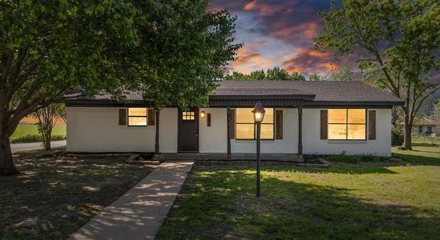 Photo of 101 Circle Dr, Itasca, TX 76055