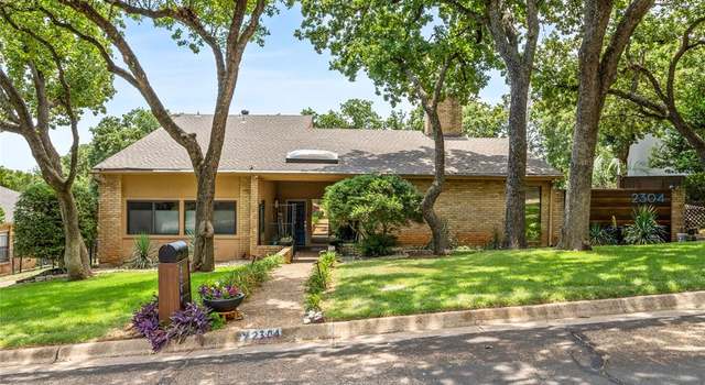 Photo of 2304 Oak Forest Ct, Arlington, TX 76012