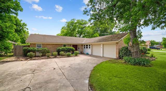 Photo of 9005 Mahan Dr, Benbrook, TX 76116