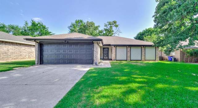 Property at 300 Lark Ln, Euless, TX 76039, 3 beds, 2 baths