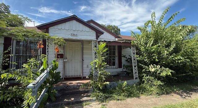 Photo of 3202 Reynolds Ave, Dallas, TX 75223