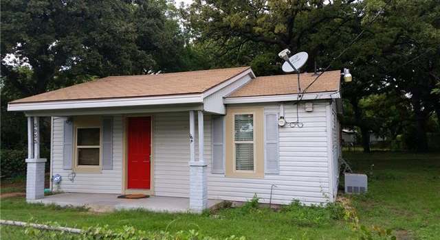 Photo of 3933 Ermis St, Haltom City, TX 76111