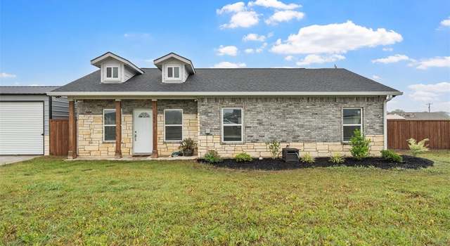 Photo of 604 S Aquilla St, Itasca, TX 76055