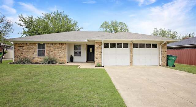 Photo of 1306 Fairway Dr, Graham, TX 76450