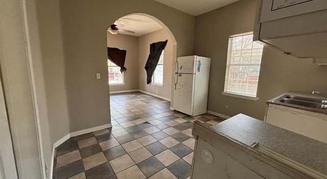 Photo of 423 W Pembroke Ave, Dallas, TX 75208