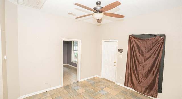 Photo of 423 W Pembroke Ave, Dallas, TX 75208