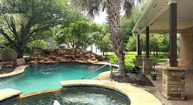 Photo of 4432 Country Hill Rd, Fort Worth, TX 76140