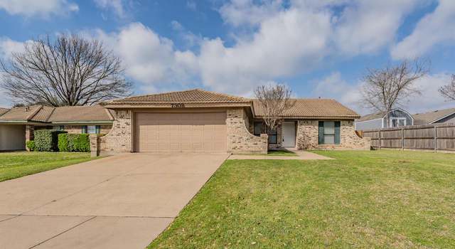 Photo of 7308 Meadow Creek Dr, Fort Worth, TX 76133