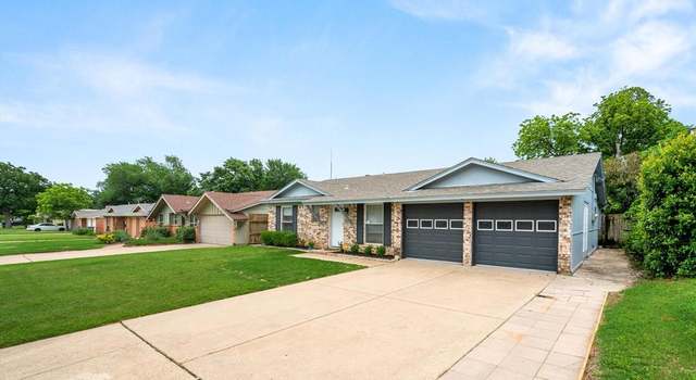 Photo of 1010 Wildwood Dr, Arlington, TX 76011
