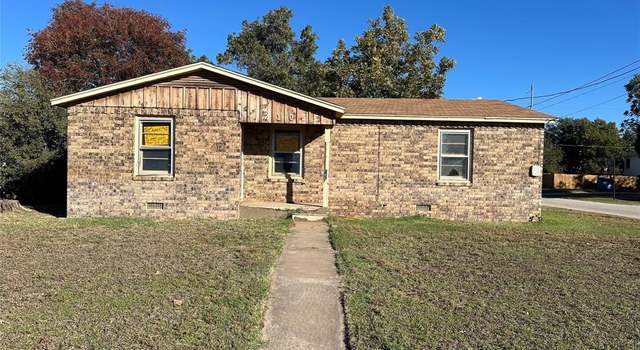 Photo of 210 SE 4th St, Knox City, TX 79529