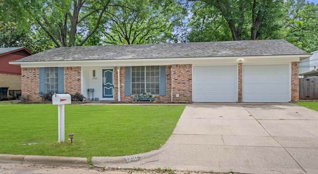 Photo of 1710 Windsor Dr, Arlington, TX 76012