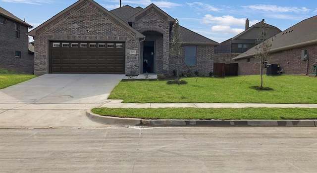 Photo of 523 Hillcrest Cir, Justin, TX 76247