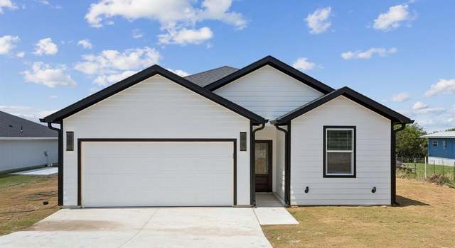 Photo of 4844 Cimmaron Trl, Weatherford, TX 76087