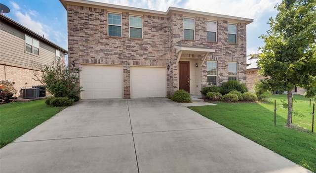 Photo of 2928 Big Horn Bluff Ct, Fort Worth, TX 76108