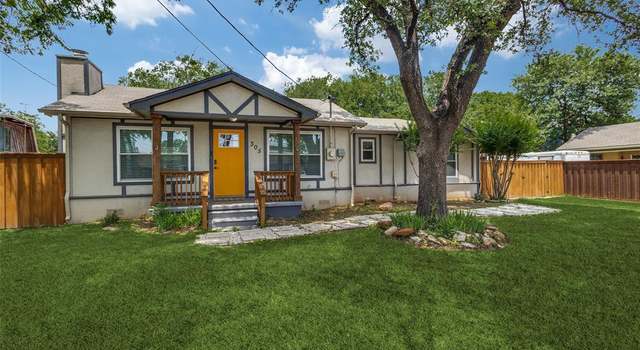 Photo of 305 S Walnut St, Roanoke, TX 76262