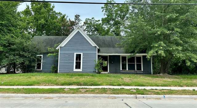 Photo of 962 College St, Sulphur Springs, TX 75482