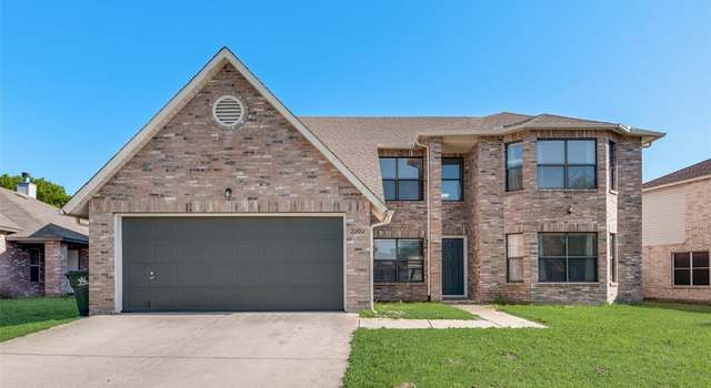 Photo of 2204 Delaford Dr, Arlington, TX 76002