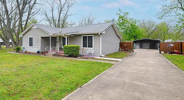 Photo of 205 Piner St, Honey Grove, TX 75446