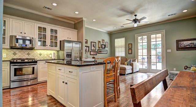Photo of 1923 Summit Ave, Dallas, TX 75206