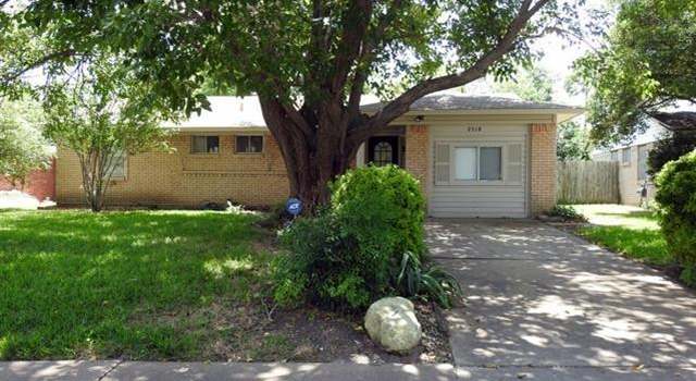 Photo of 2518 Crestbrook Ln, Grand Prairie, TX 75052
