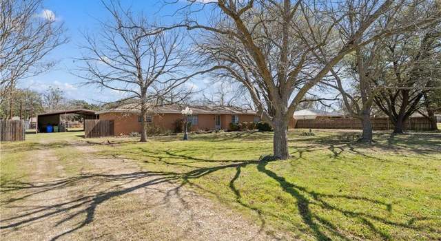 Photo of 568 Bosque Ln, Mcgregor, TX 76657