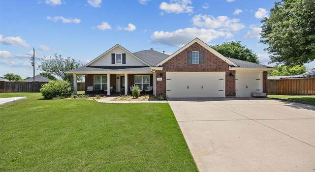 Photo of 705 Eagle Ct, Mansfield, TX 76063