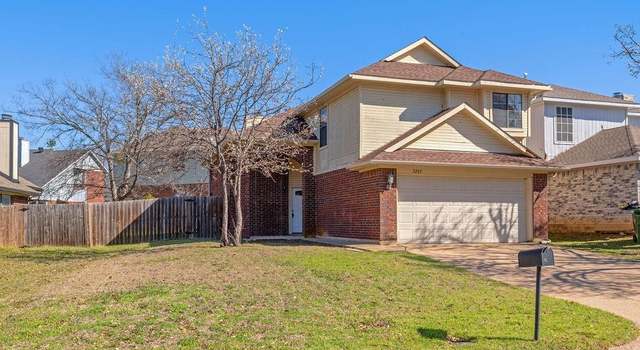 Photo of 2203 Turf Club Dr, Arlington, TX 76017