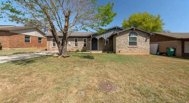 Photo of 1320 Edgehill Trl, Iowa Park, TX 76367