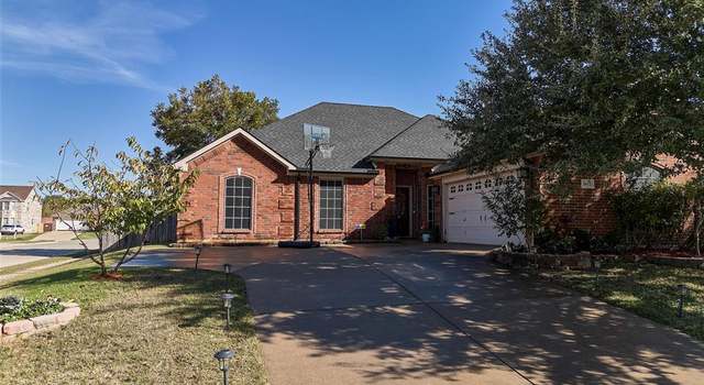 Photo of 1612 Nashwood Dr, Grand Prairie, TX 75051