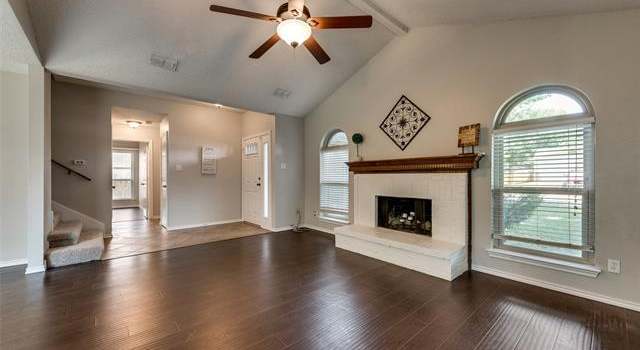Photo of 2810 Glen Ridge Dr, Arlington, TX 76016