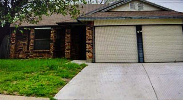 Photo of 5806 Caprock Dr, Arlington, TX 76018