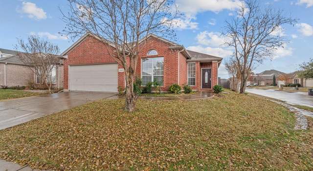 Photo of 2000 Haylee Dr, Fort Worth, TX 76131