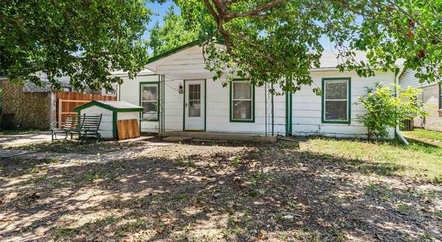 Photo of 2221 Varsity Dr, Grand Prairie, TX 75051