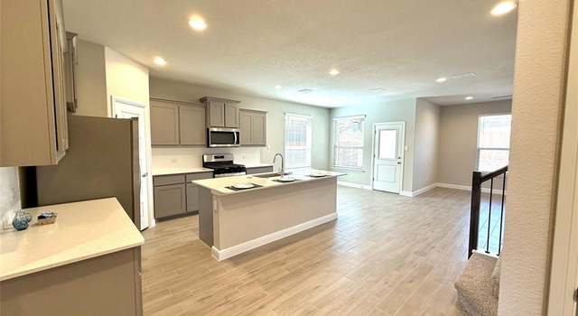 Photo of 1914 Legacy Dr, Cleburne, TX 76033