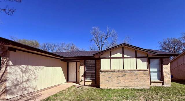 Photo of 211 W Volunteer Dr, Arlington, TX 76014