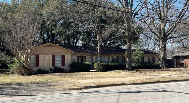 Photo of 121 Melrose Ln, Lancaster, TX 75146
