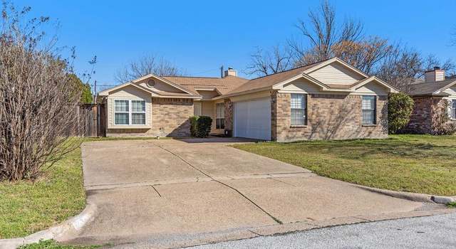 Photo of 425 Betsy Ross Dr, Arlington, TX 76002