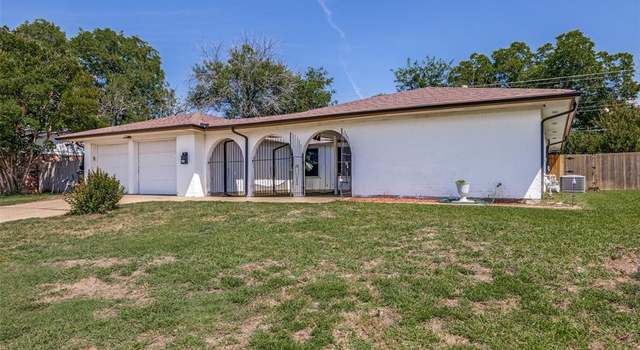 Photo of 6229 Wheaton Dr, Fort Worth, TX 76133