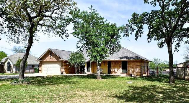 Photo of 817 Cherry Ln, Springtown, TX 76082