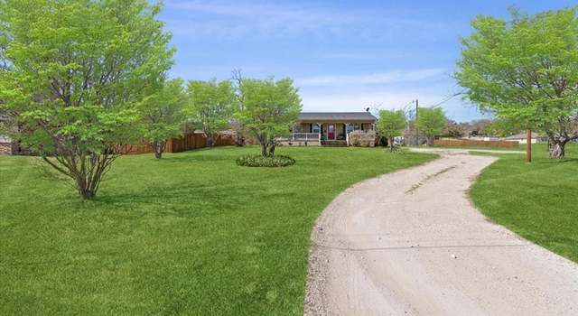 Photo of 1320 Laredo Dr, Granbury, TX 76048