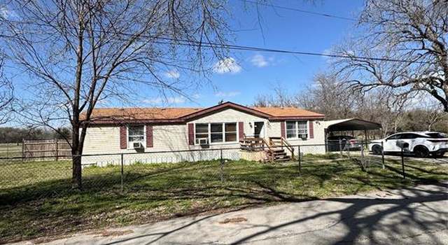 Photo of 306 Pecan St, Chico, TX 76431