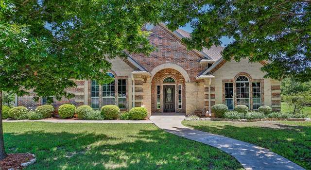 Photo of 202 Hillside Ln, Lindsay, TX 76250