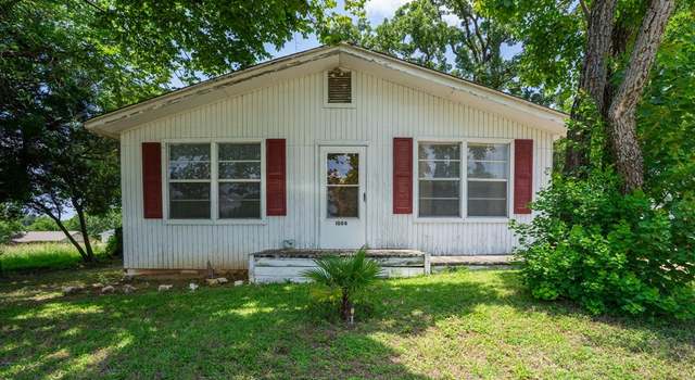 Photo of 1006 S Sparks St, Alvarado, TX 76009