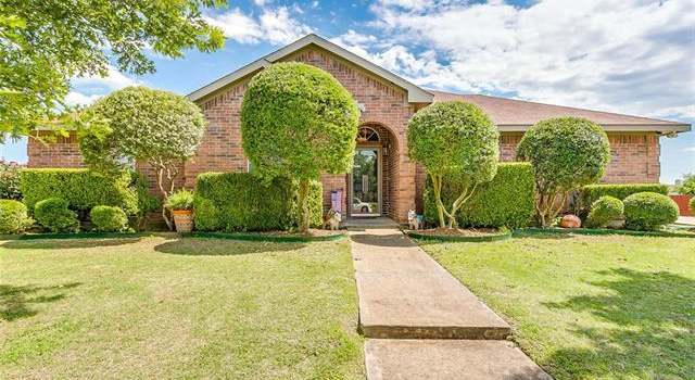 Photo of 1120 High Point Dr, Midlothian, TX 76065